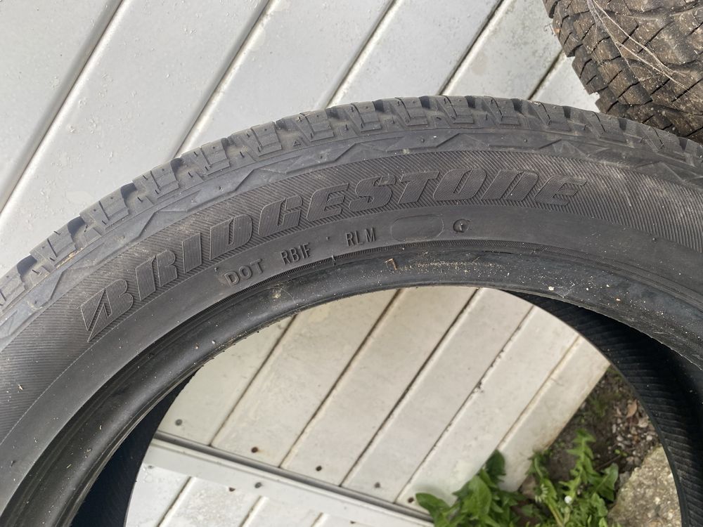 Brigestone Dueler235/50 R19  зимни гуми