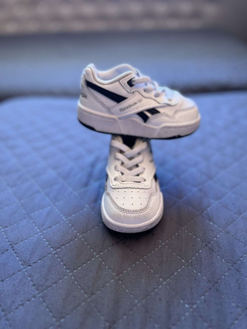 Оригинални бебешки маратонки-"Reebok"