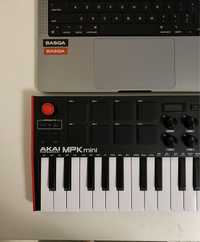 Миди-клавиатура AKAI MPC mini