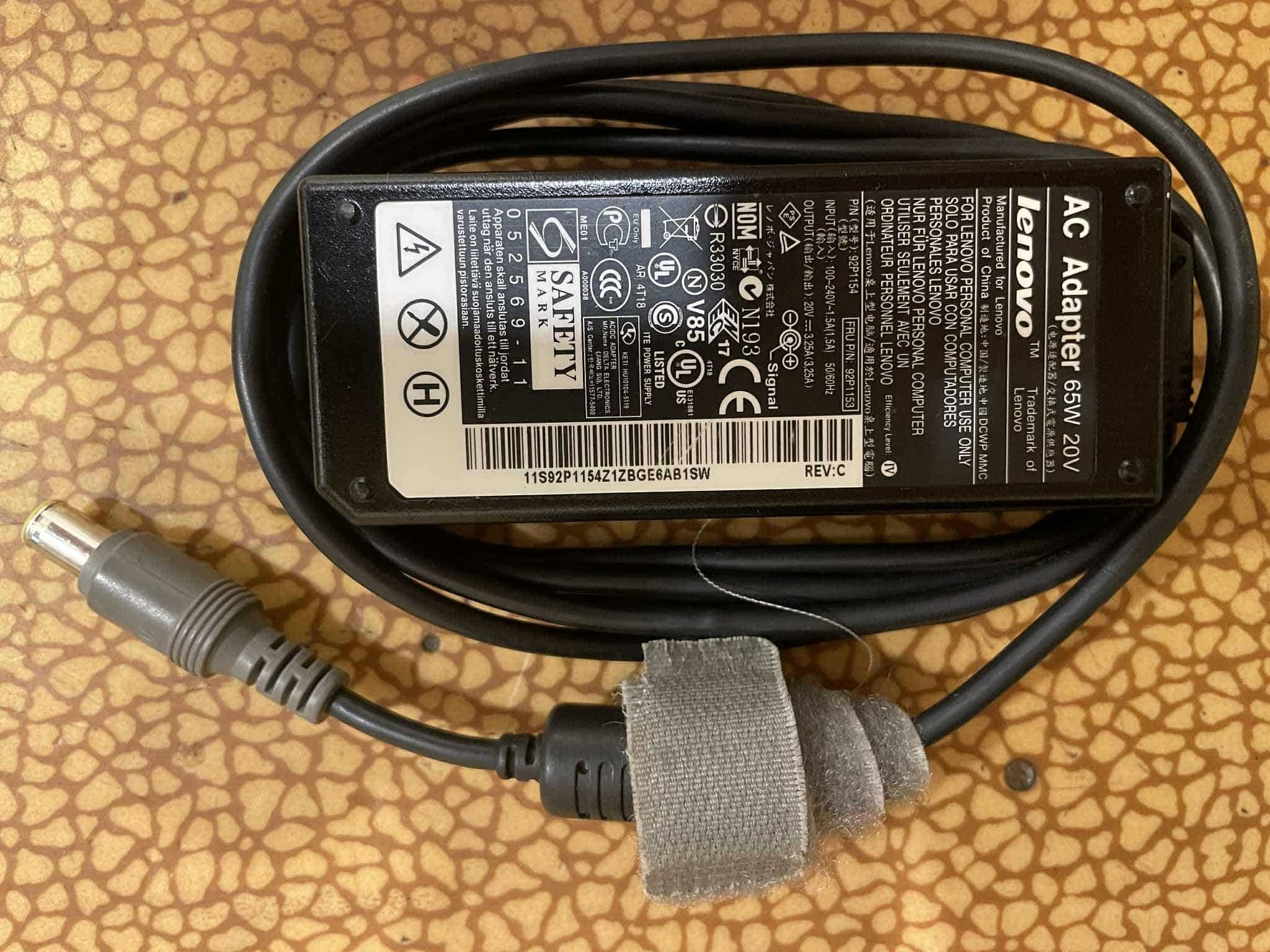 Продавам лаптоп lenovo ThinkPad R400 на части
