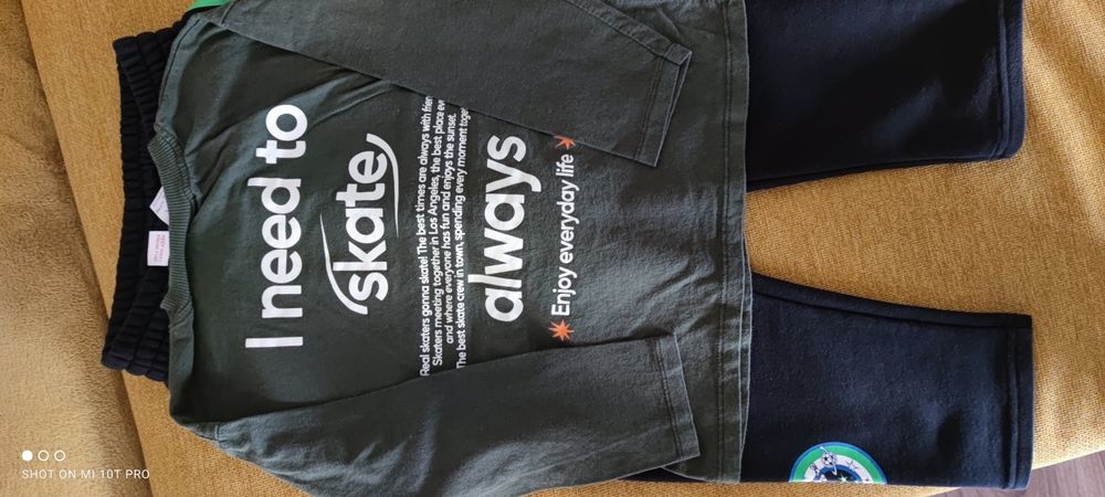 Pantaloni și bluza adidas/Zara 110-116