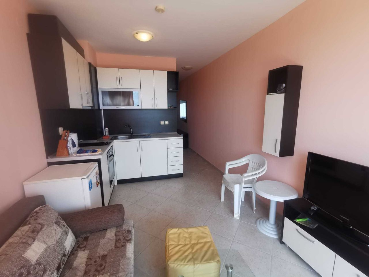 Продава се Двустаен апартамент в с. Кошарица, Област Бургас - 57 кв.м за 841 €/кв.м - Снимка #3