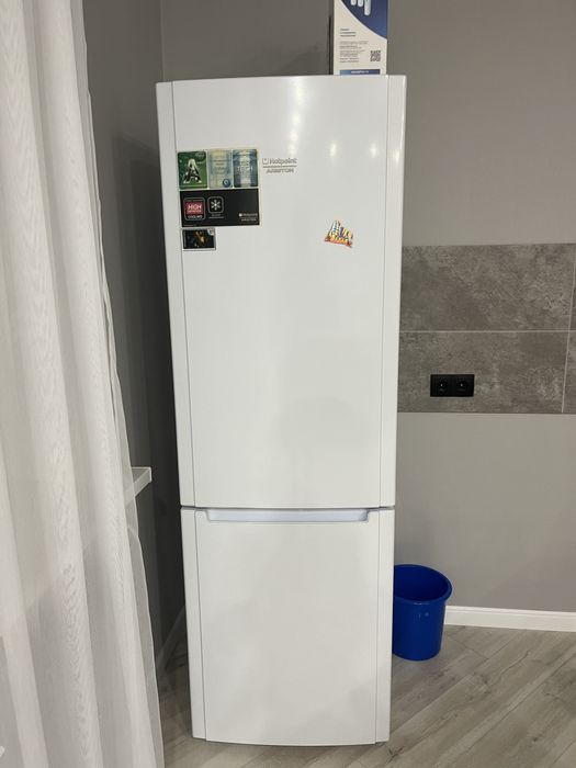 Холодильник hotpoint-indesit
