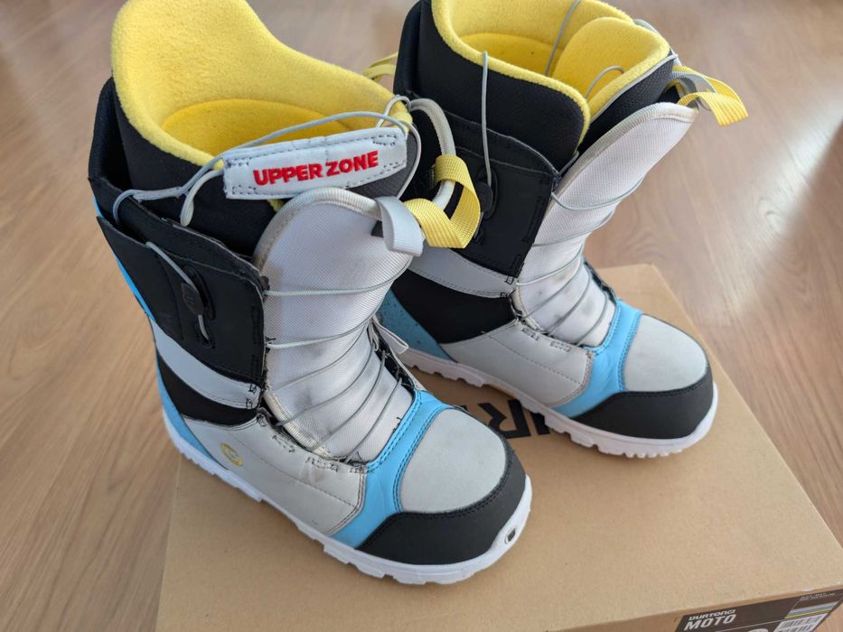 Boots snowboard Burton Moto marimea 42.5, cu strangere Speed Zone ™