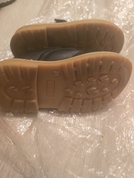 Продаю детскую обувь