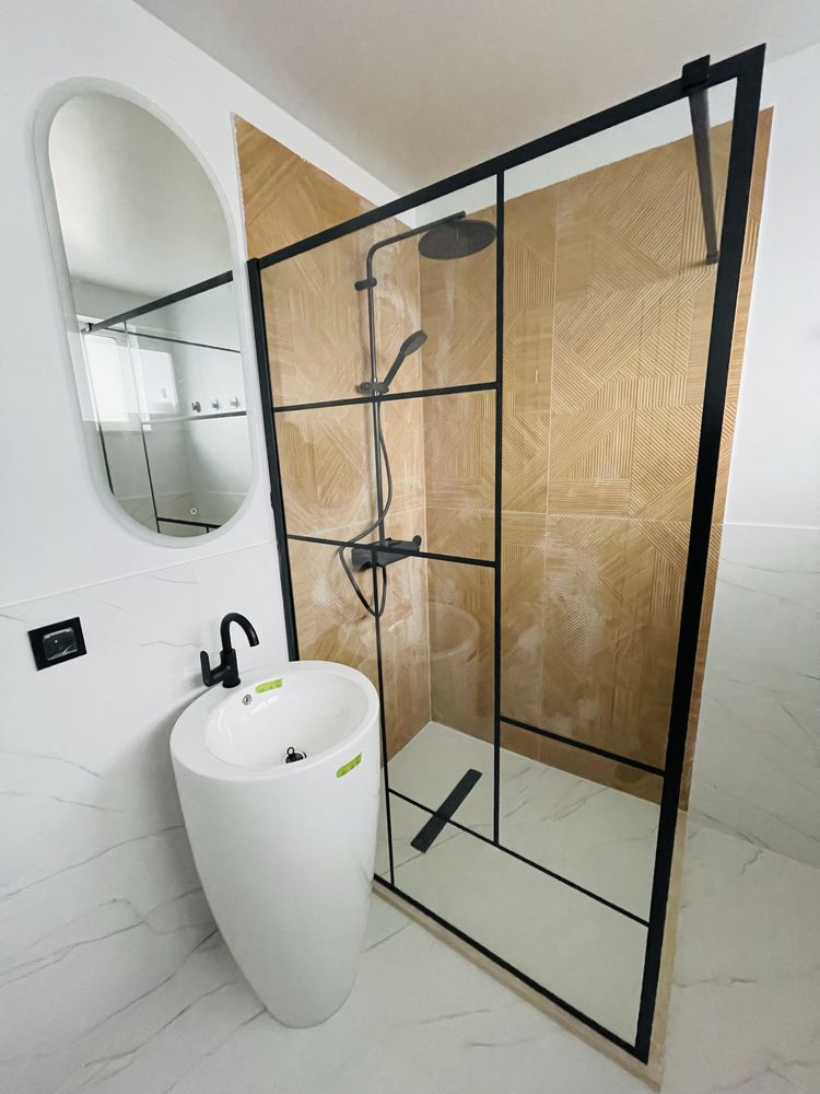 Casa tip triplex intr-un ansamblu rezidential, aproape de oras!