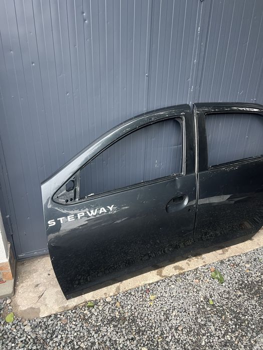 Usa stanga fata spate dacia logan 2