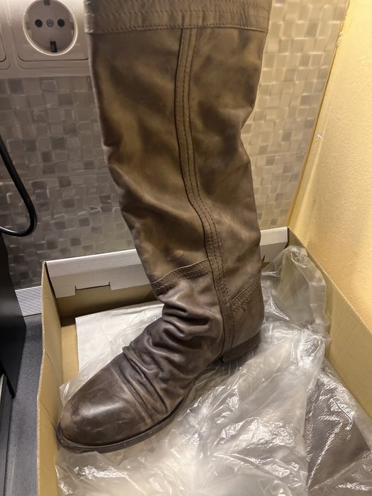 Vand cizme dama folosite marimea 39