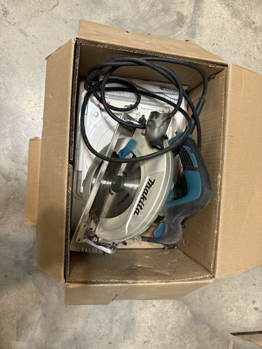 Ръчен Циркуляр Makita HS7601 с нов диск