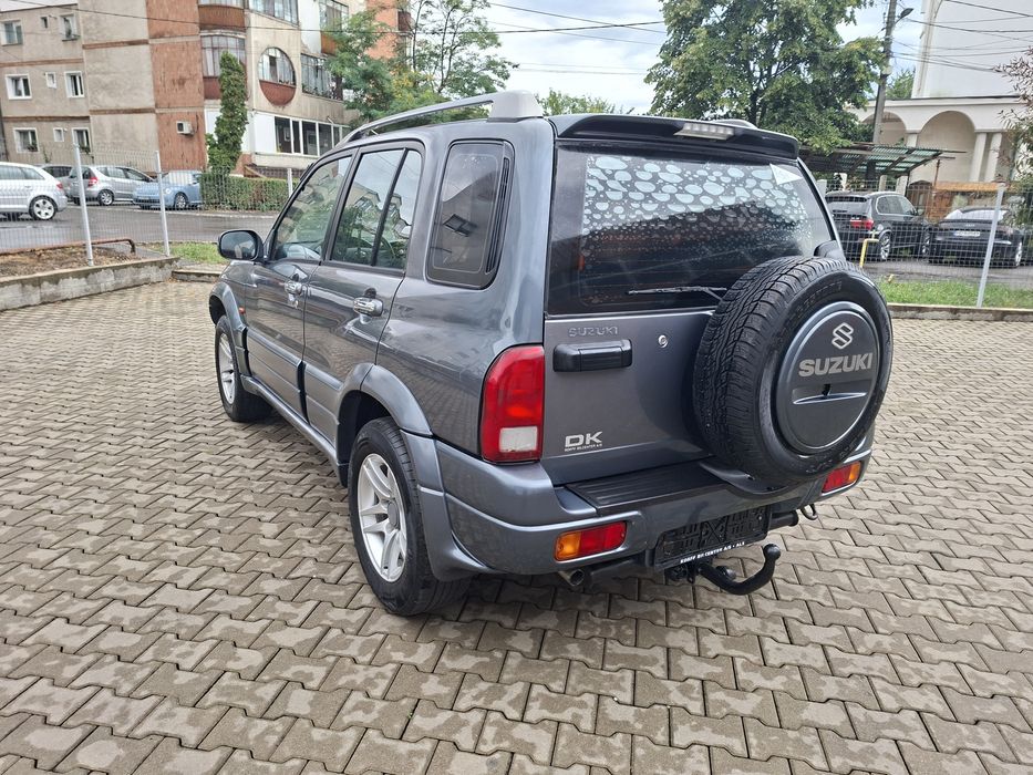 Vând Suzuki Grand Vitara 2.0 Benzină Limited 4x4