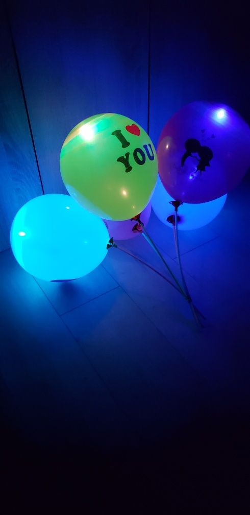 Ziua Îndrăgostiților, baloane luminate, latex, petrecere