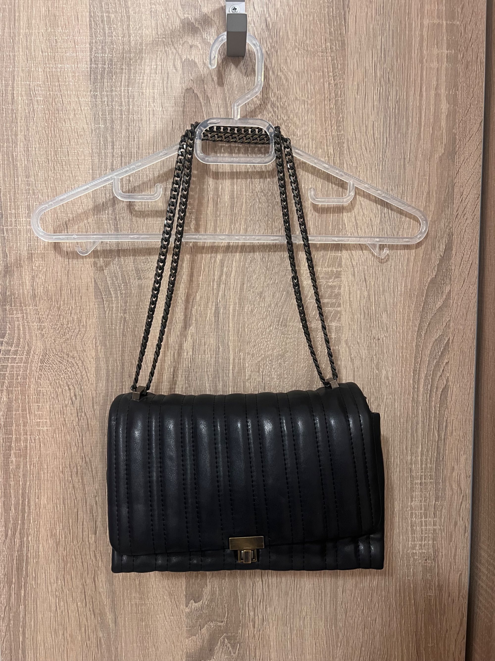 Черна дамска чанта ZARA