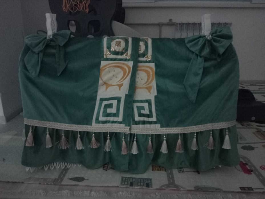 Бесік (жабуымен)