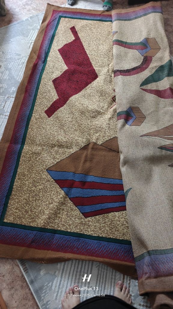 Продам ковер в хорошем состоянии