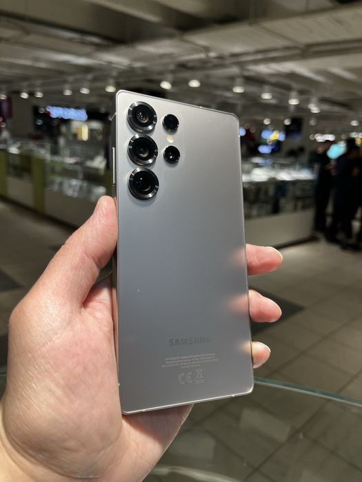 Samsung S25 Ultra 12/256Gb в идеале с коробкой