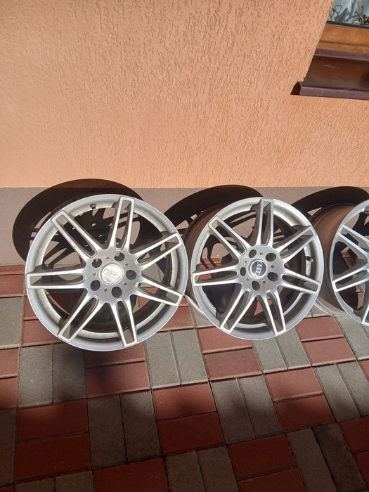 Vând jante a4b8 în stare bună