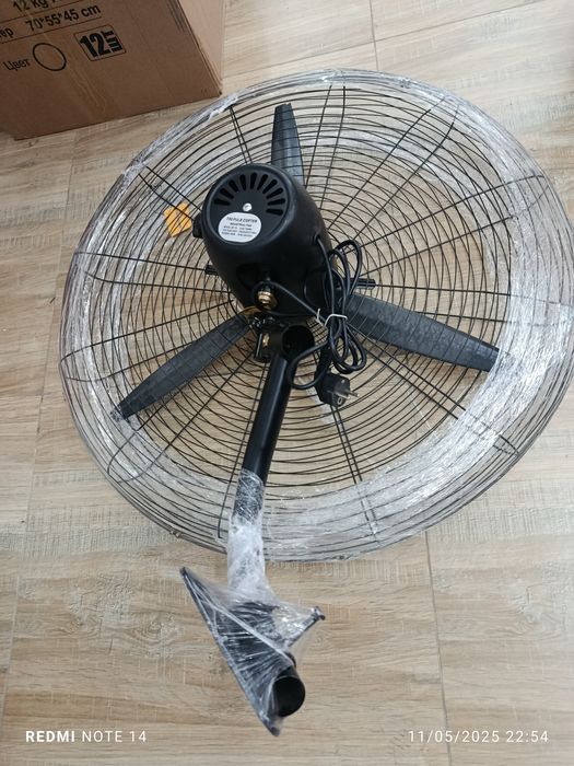 Kotta Devorga qotiriladigan Ventilyator Kuchli matori. Orginal brend