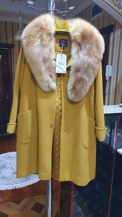 Новое кашемировое пальто с песцом, размер 50 Турция