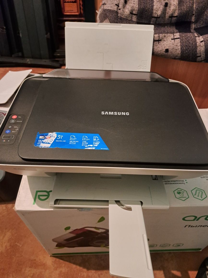 Принтер 3 в 1. Samsung SL-J1663 в нормальном состоянии.