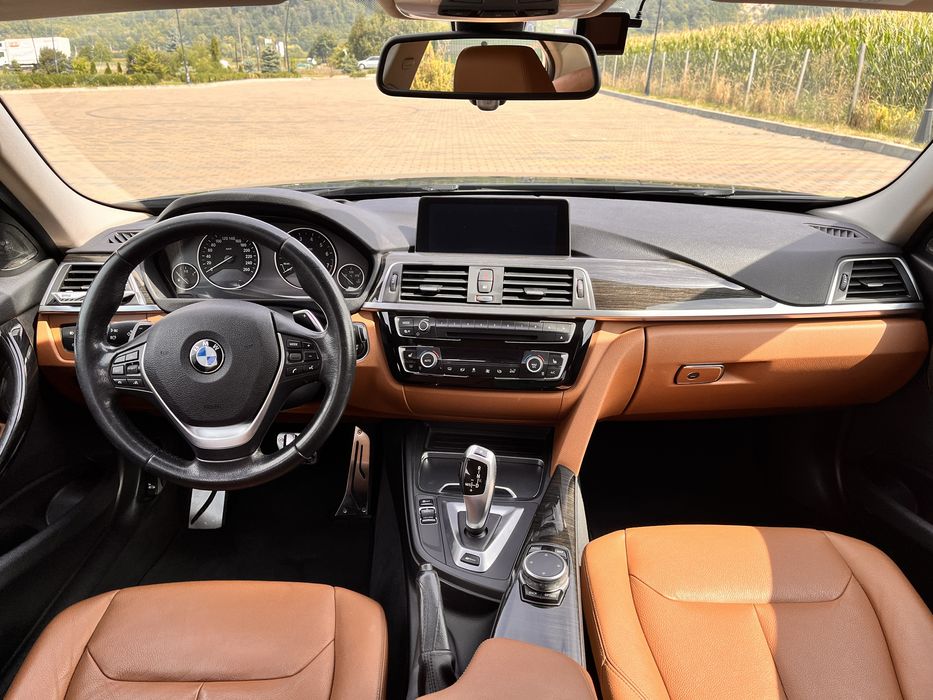 BMW 330e plug in hybrid in stare foarte buna
