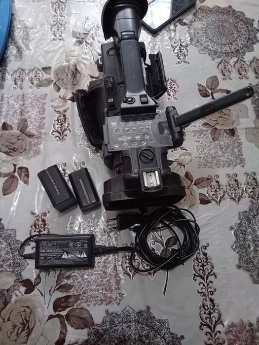 Видеокамера сотилади