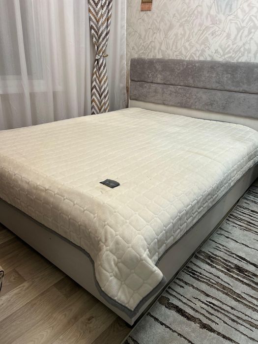 Продам двухспальную кровать