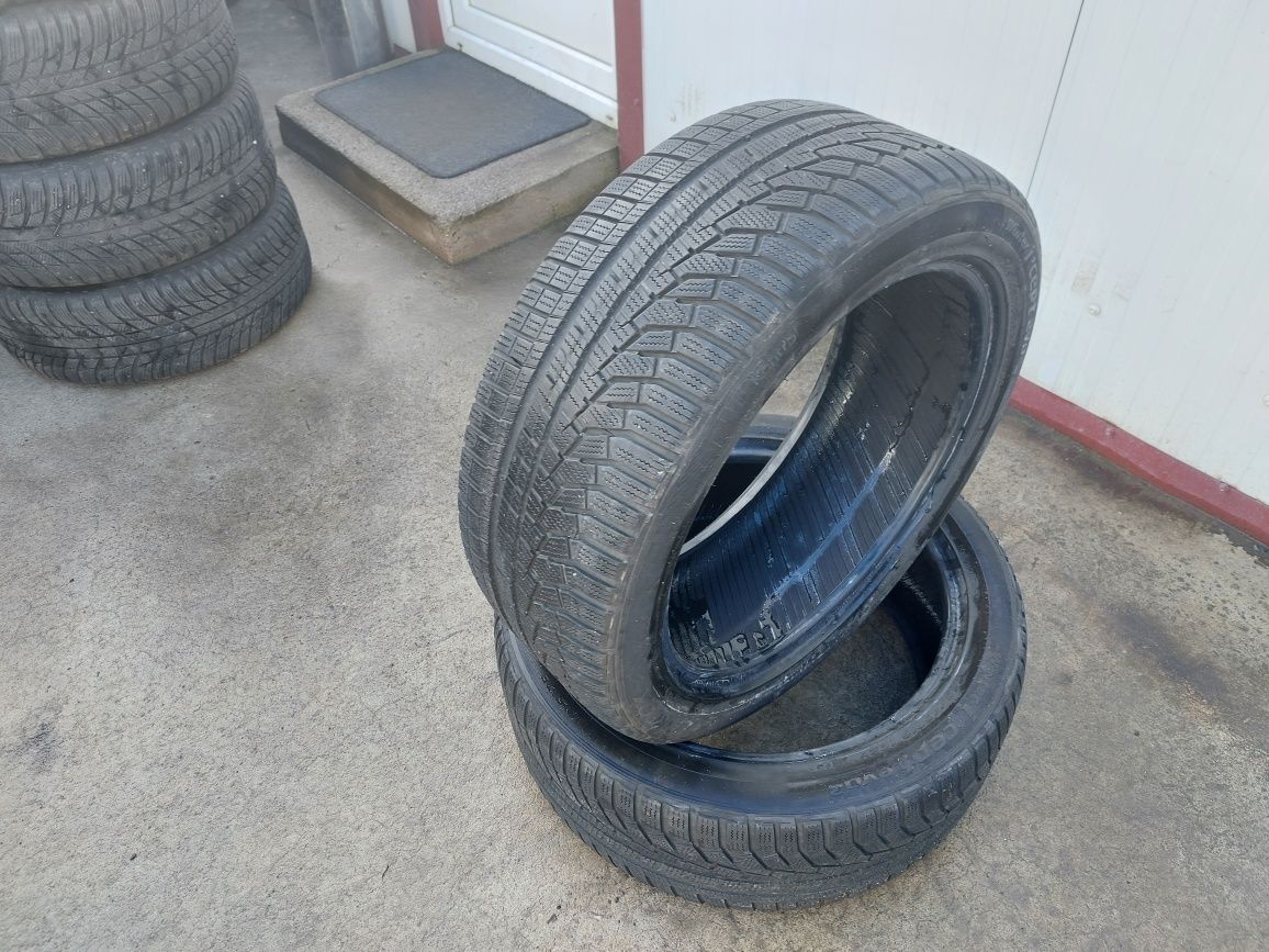 150 lei bucata! Doua anvelope M+S/IARNA 245 45 19 Hankook