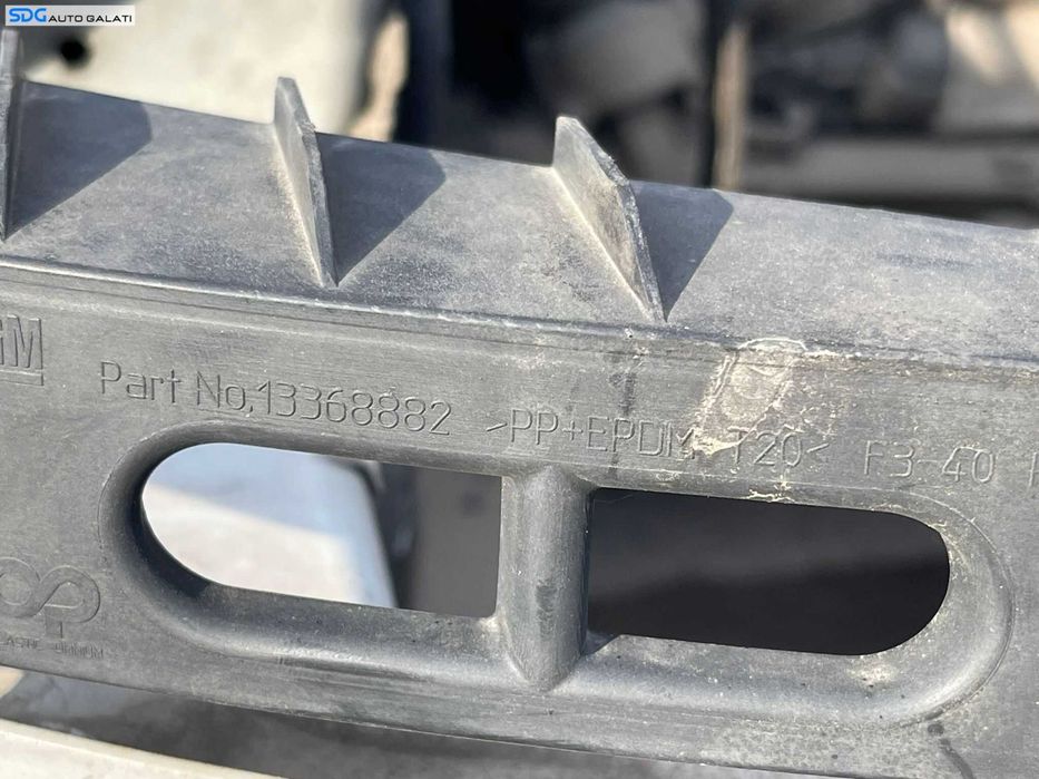 Suport Far Ghidaj Dreapta pentru Bara Spoiler Fata Opel Astra J 2009 - 2016 Cod 13368882 [C7371]
