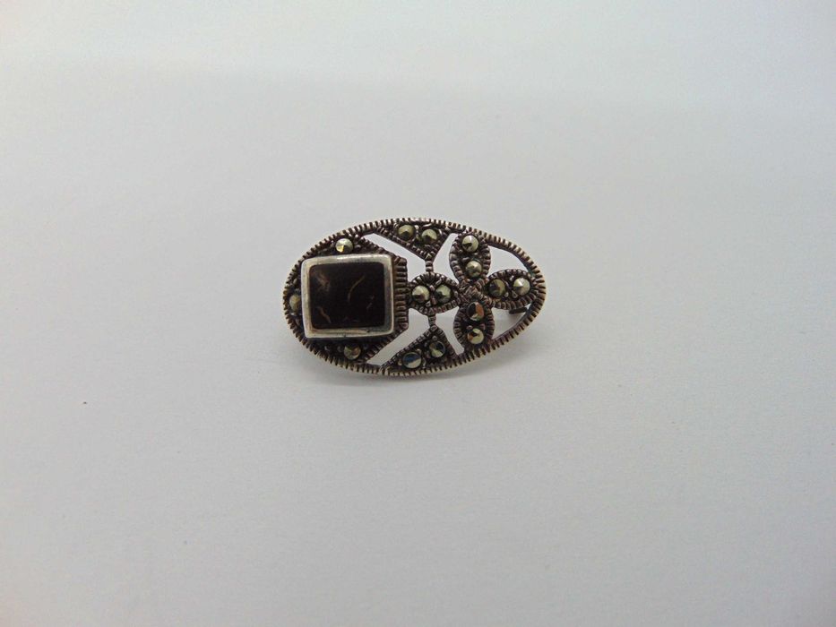 Brosa din argint cu marcasite