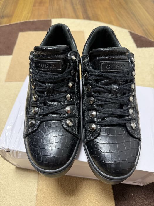 Tenesi piele Guess  (26 cm)