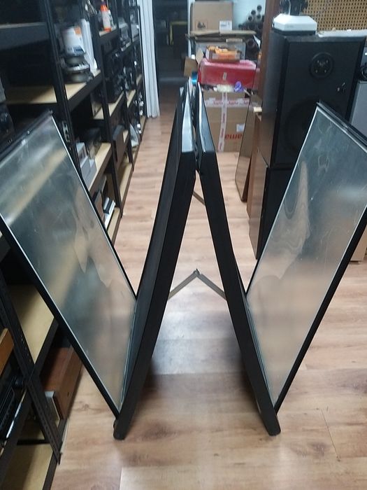 Panou publicitar pietonal