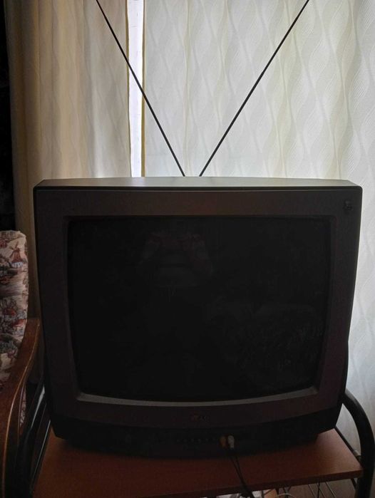Продам телевизор LG