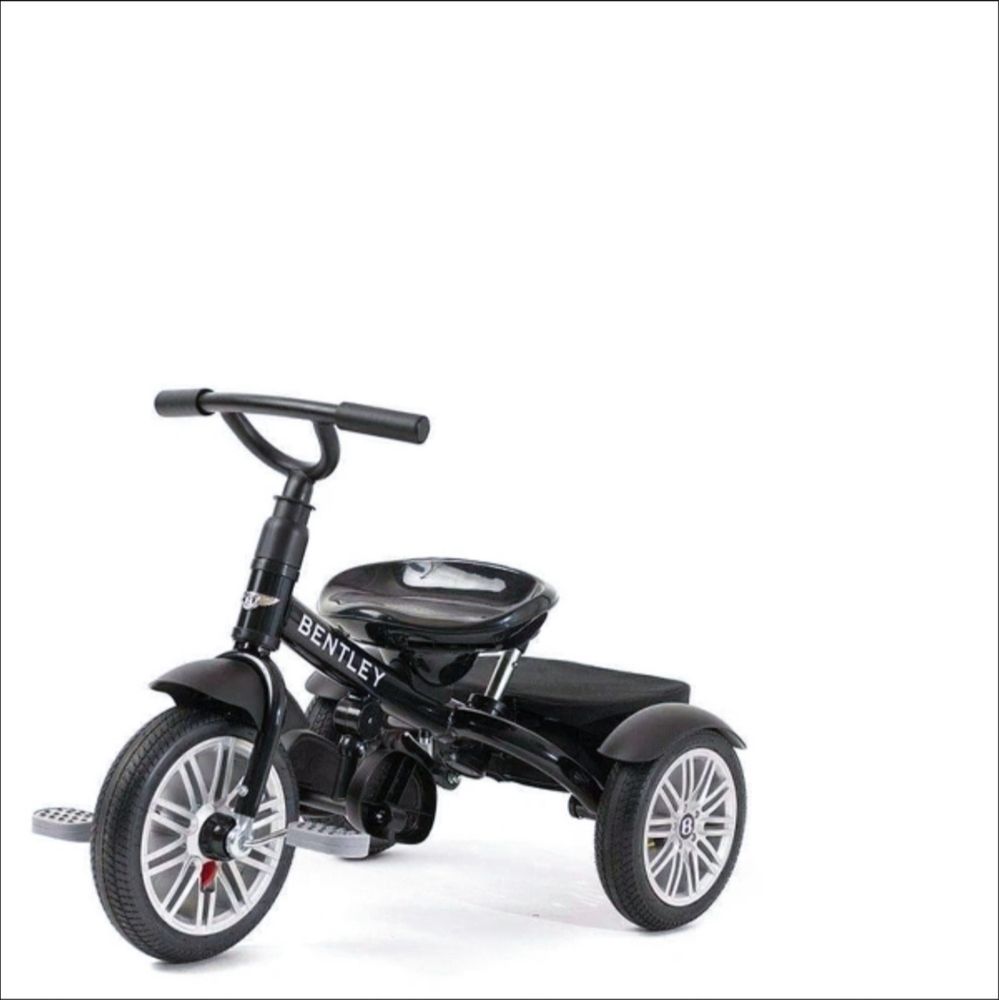 Продавам детска триколка – цвят Onyx Black