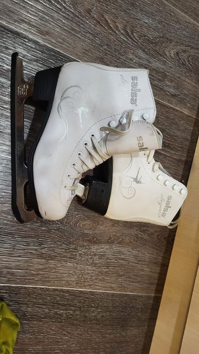 Продам коньки для девочки