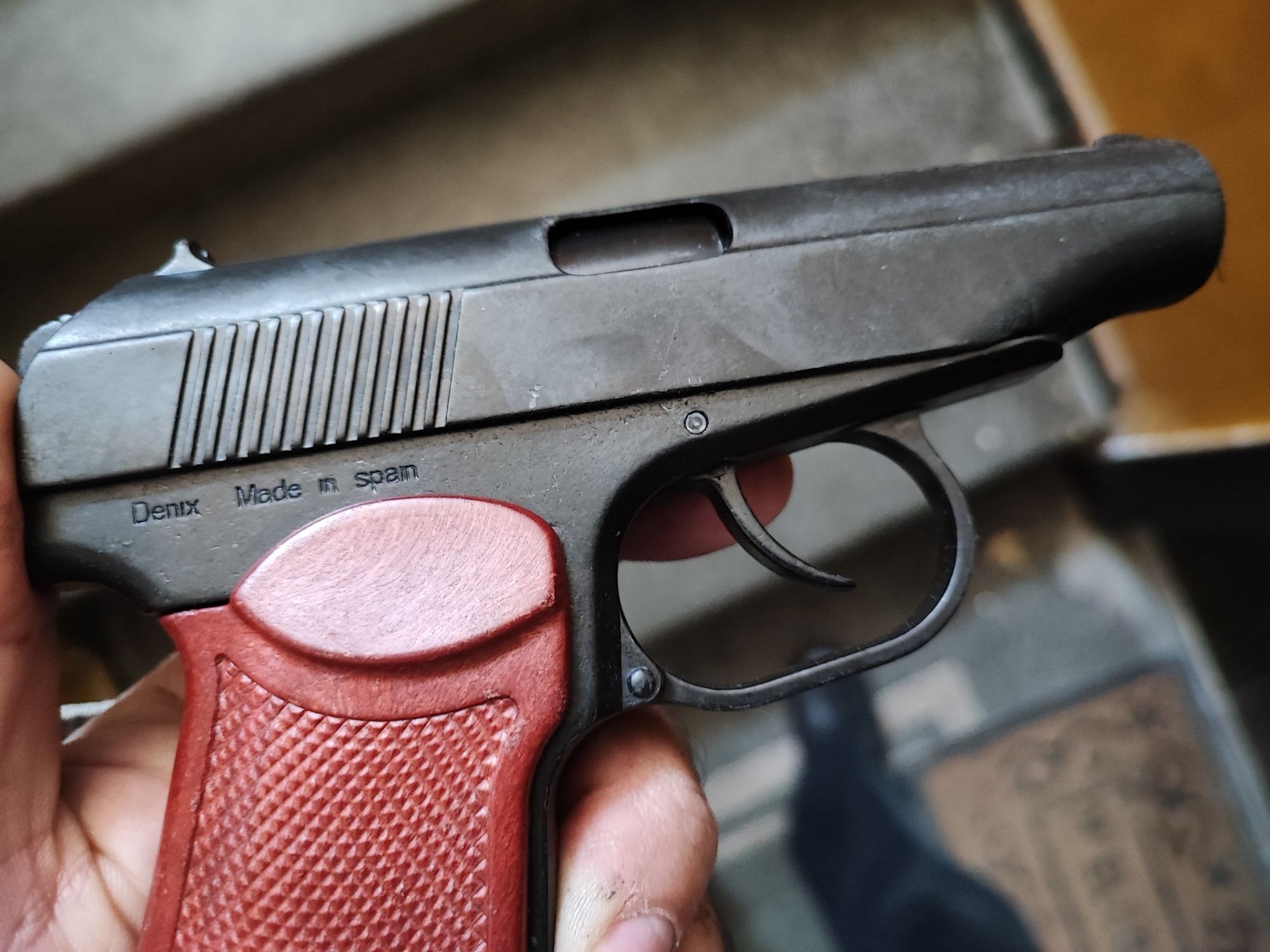 Пистолет Макаров – заводски нестрелящ пистолет / револвер