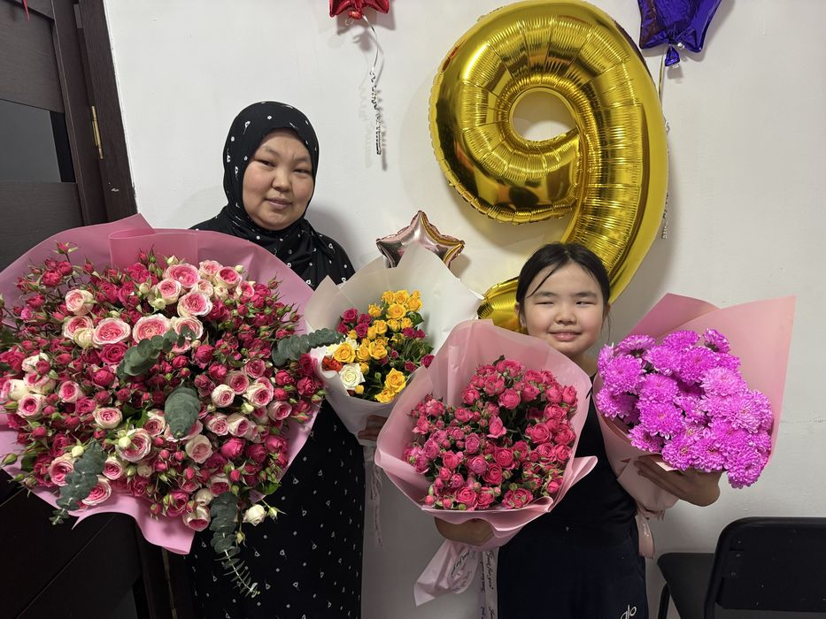 Продам букет дарили сегодня ночью, день рождение 1го декабрья