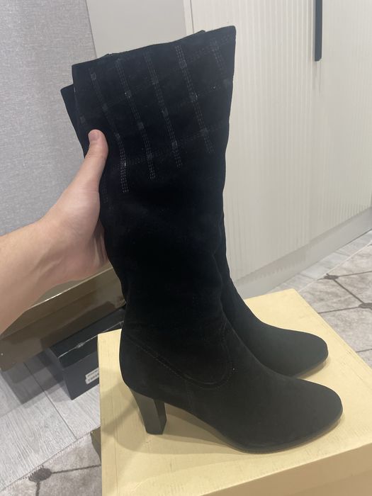 Продам зимние сапоги натуральный замш