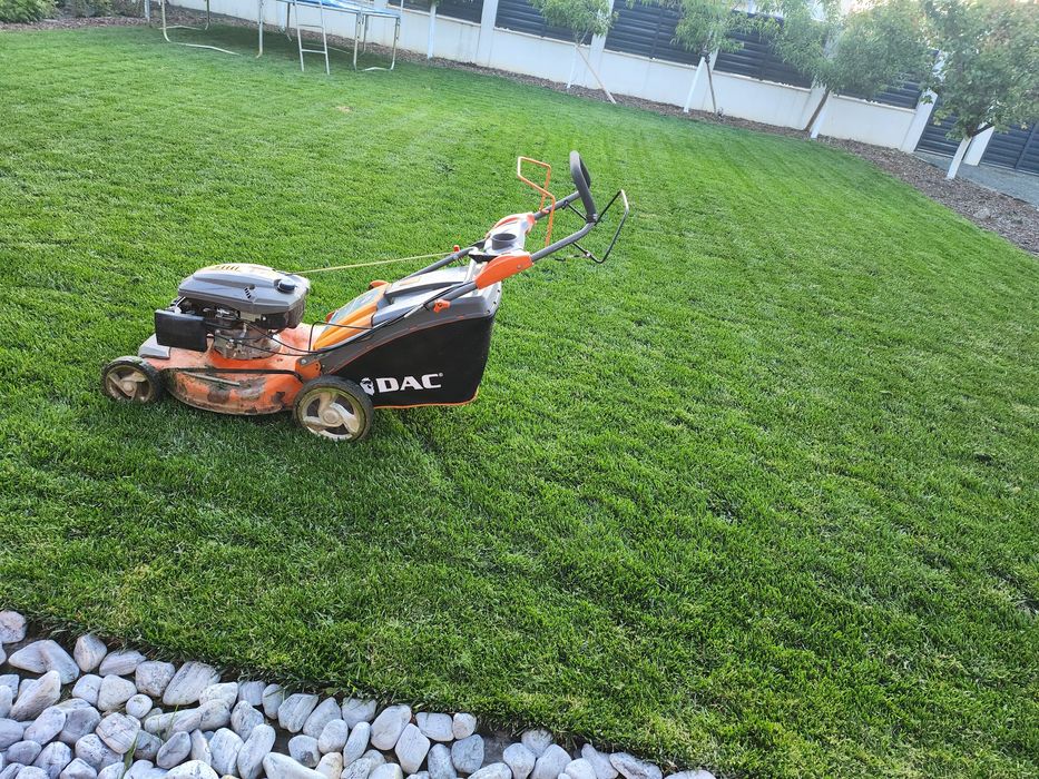 Vand masina tuns iarba 6 CP merge foarte bine