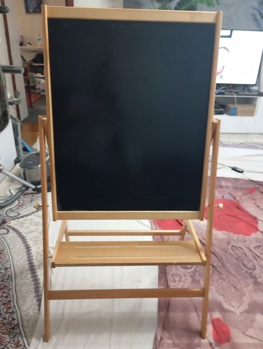 Продается 2х сторонняя доска  для детей.