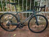 Bicicleta cursiera carbon Giant TCR ADVANCED 105 DI2 12V size M noua