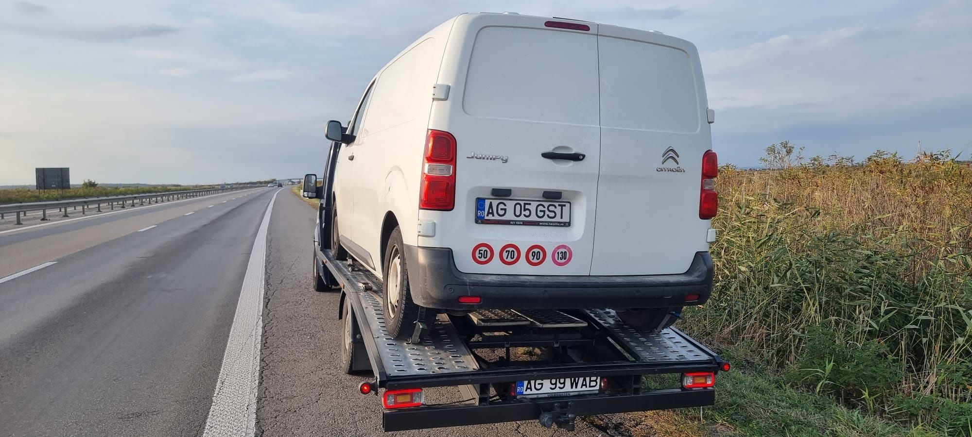 Tractari Auto Non Stop \Asistență rutieră \Platforma dube xxl