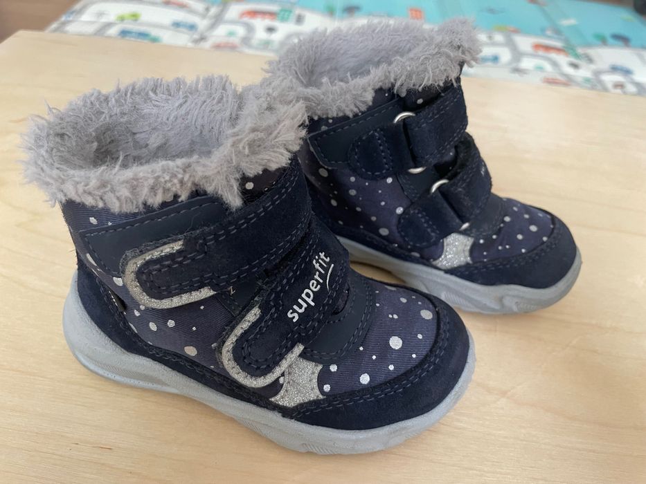 Ghete Superfit îmblănite, impermeabile, mărimea 21 – stare excelenta