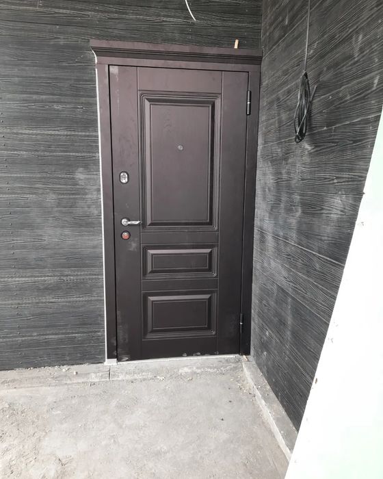 Установка металлических дверей