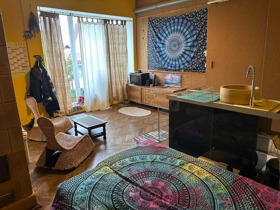 Inchiriez garsoniera open space in vila, Andrei Muresanu