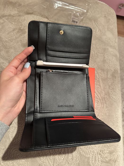 Оригинално ново портмоне VALENTINO