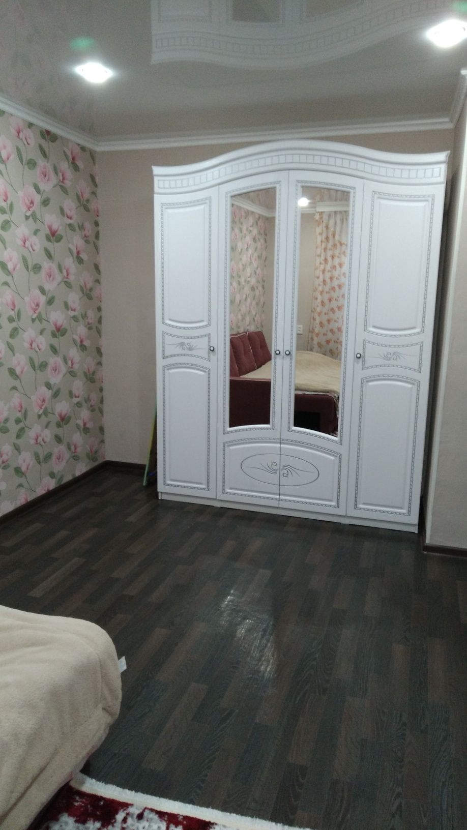 Продаю шкаф почти новый