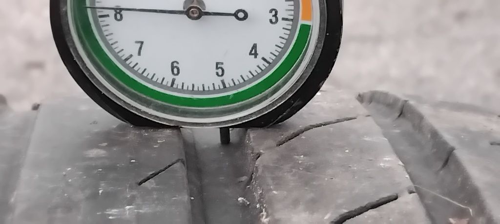 Гуми 245 45 19 Континентал Continental 2 броя. Нов внос. Не са нови.