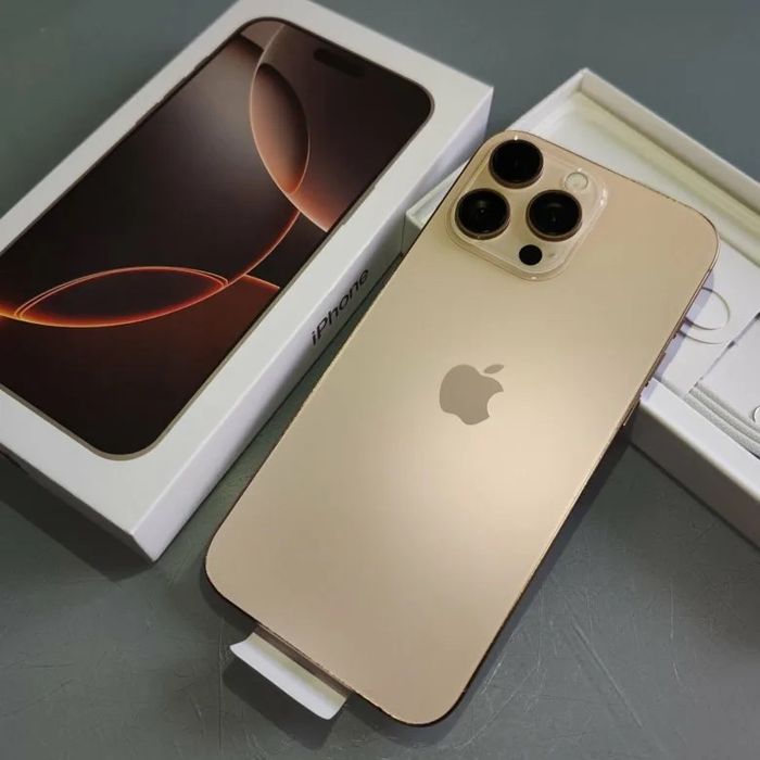 Iphone 16 pro , 128 gb гарантия на до августа 2026 года
