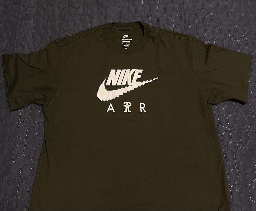 Тениска на Nike.