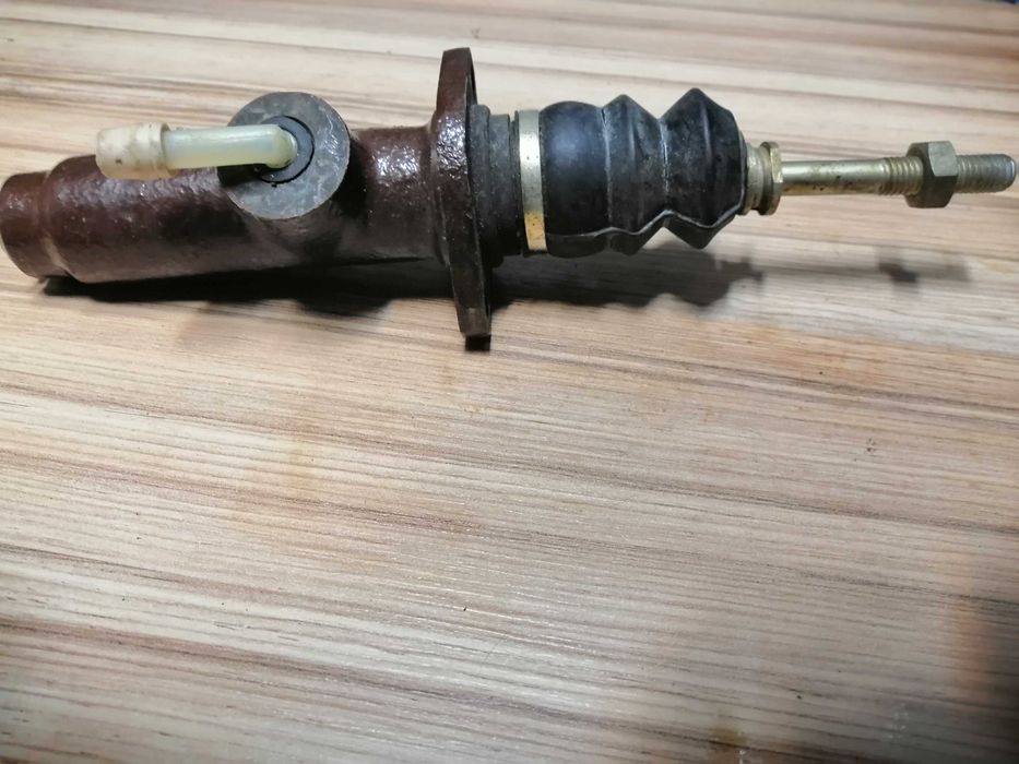 Авто части, дюзи крушки и други